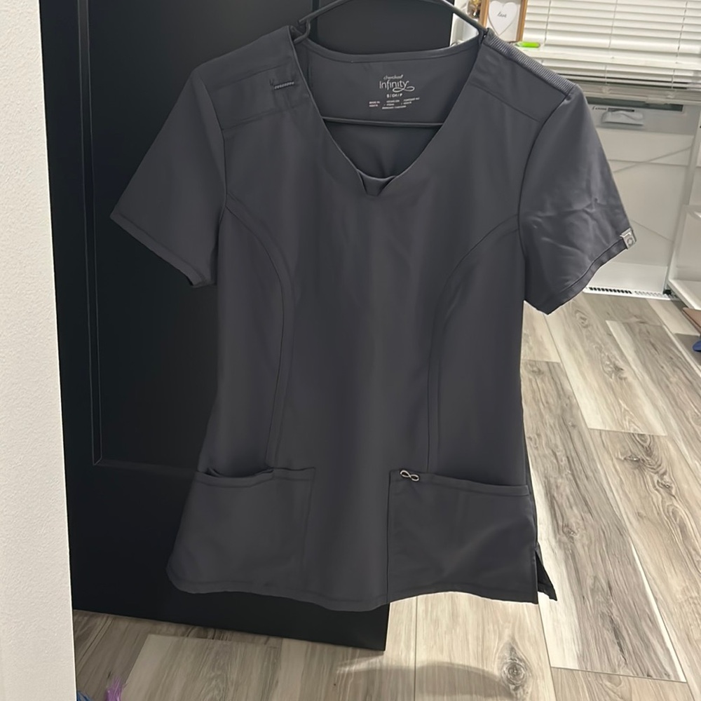 Cherokee Infinity Scrub Top